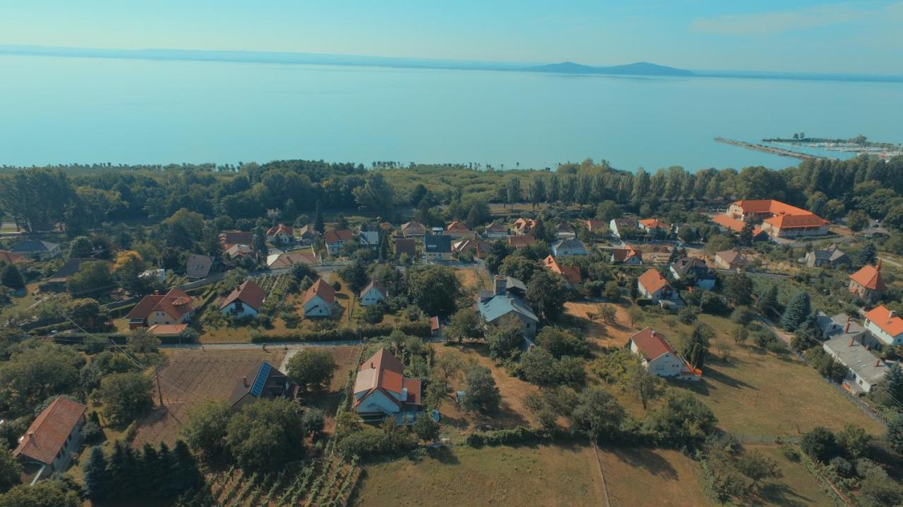 Mandula Apartmanok Badacsonytomaj Exteriör bild